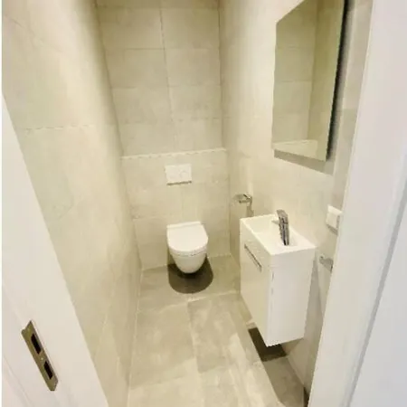 Elegant 2 Bedrooms In Center With Parking &Terrace- 142-99 Luxembourg Exterior photo