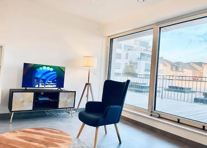Elegant 2 Bedrooms In Center With Parking &Terrace- 142-99