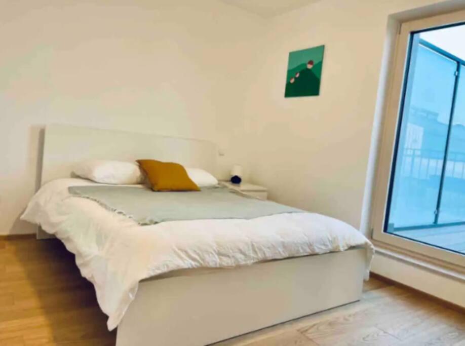 Apartamento Elegant 2 Bedrooms In Center With Parking &terrace- 142-99 *